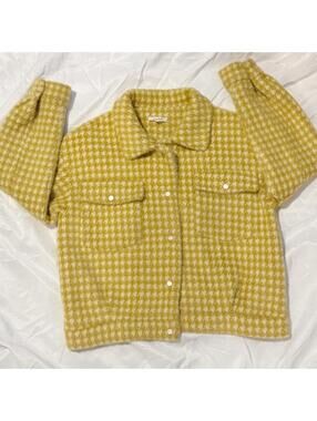 Mystree Yellow Houndstooth Fuzzy Button Down Shacket Jacket